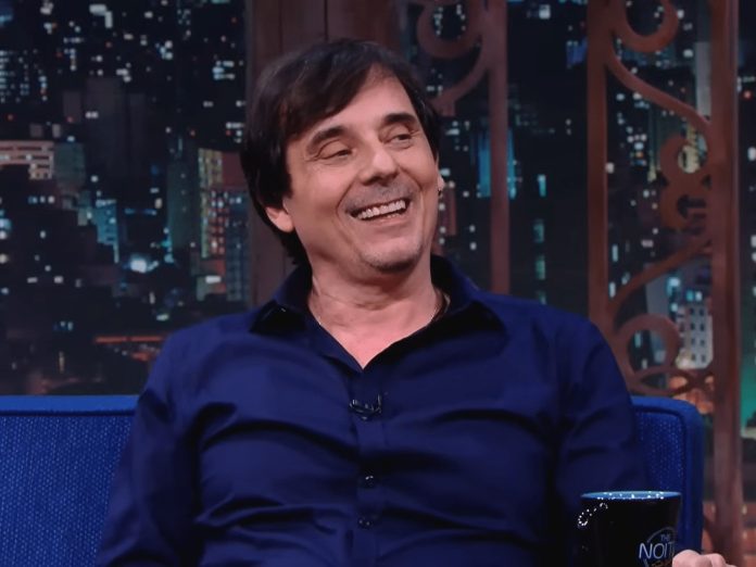 Morre Ricardo Schnetzer, voz de Tom Cruise, Richard Gere e ícone da dublagem brasileira