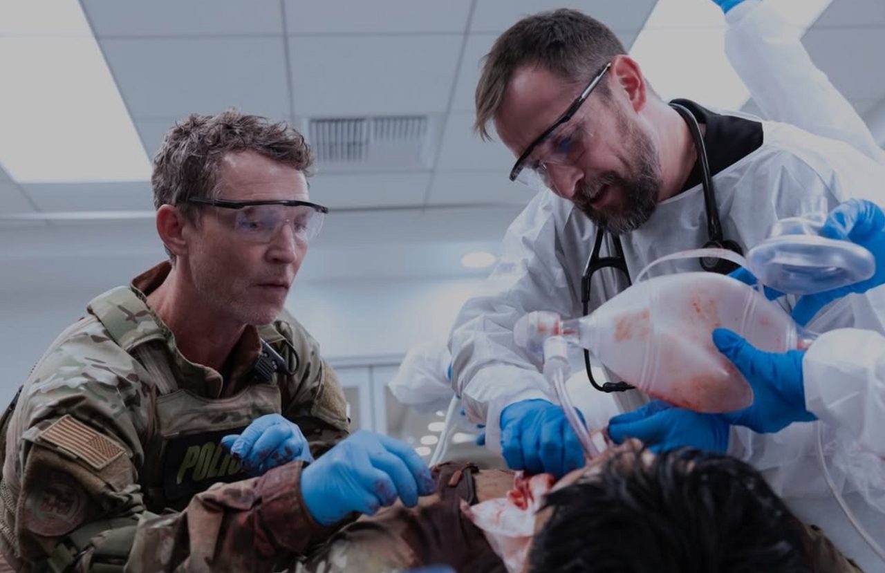 Entenda o final do episódio 7 da 2ª temporada de The Pitt