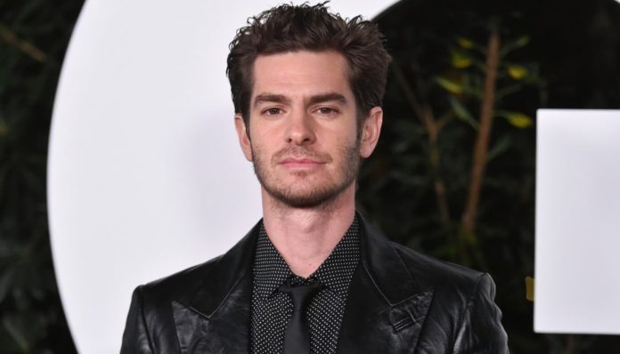 Andrew Garfield elogia filmes de Harry Potter e critica transfobia de J.K. Rowling