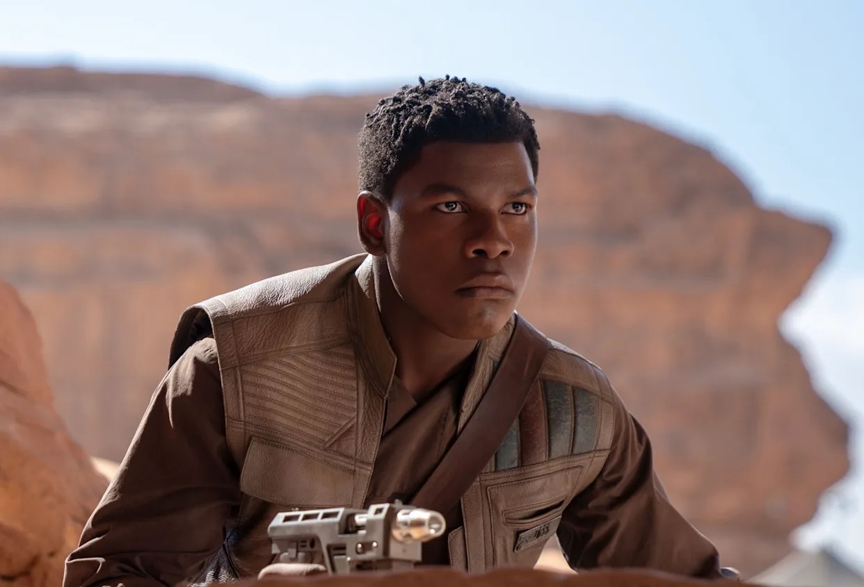 John Boyega confirma que teve conversas para retornar à franquia Star Wars