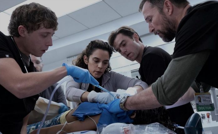 Entenda o final do episódio 10 da 2ª temporada de The Pitt