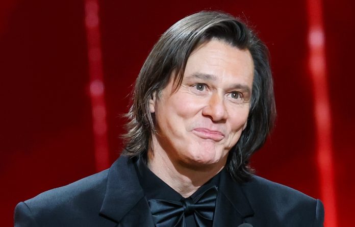 jimcarrey-nova Jim Carrey não foi substituído por clone no César Awards e equipe nega as teorias