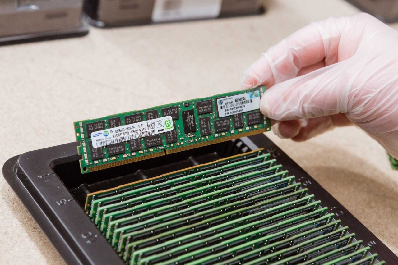 Fabricantes de memória batem recordes históricos enquanto preços de RAM e SSD devem subir até 40% no segundo trimestre