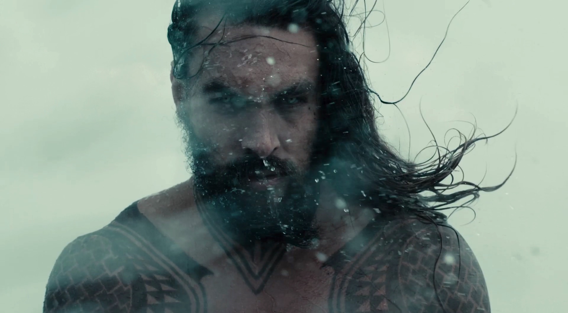 Zack Snyder revela origem emocionante das tatuagens do Aquaman no cinema