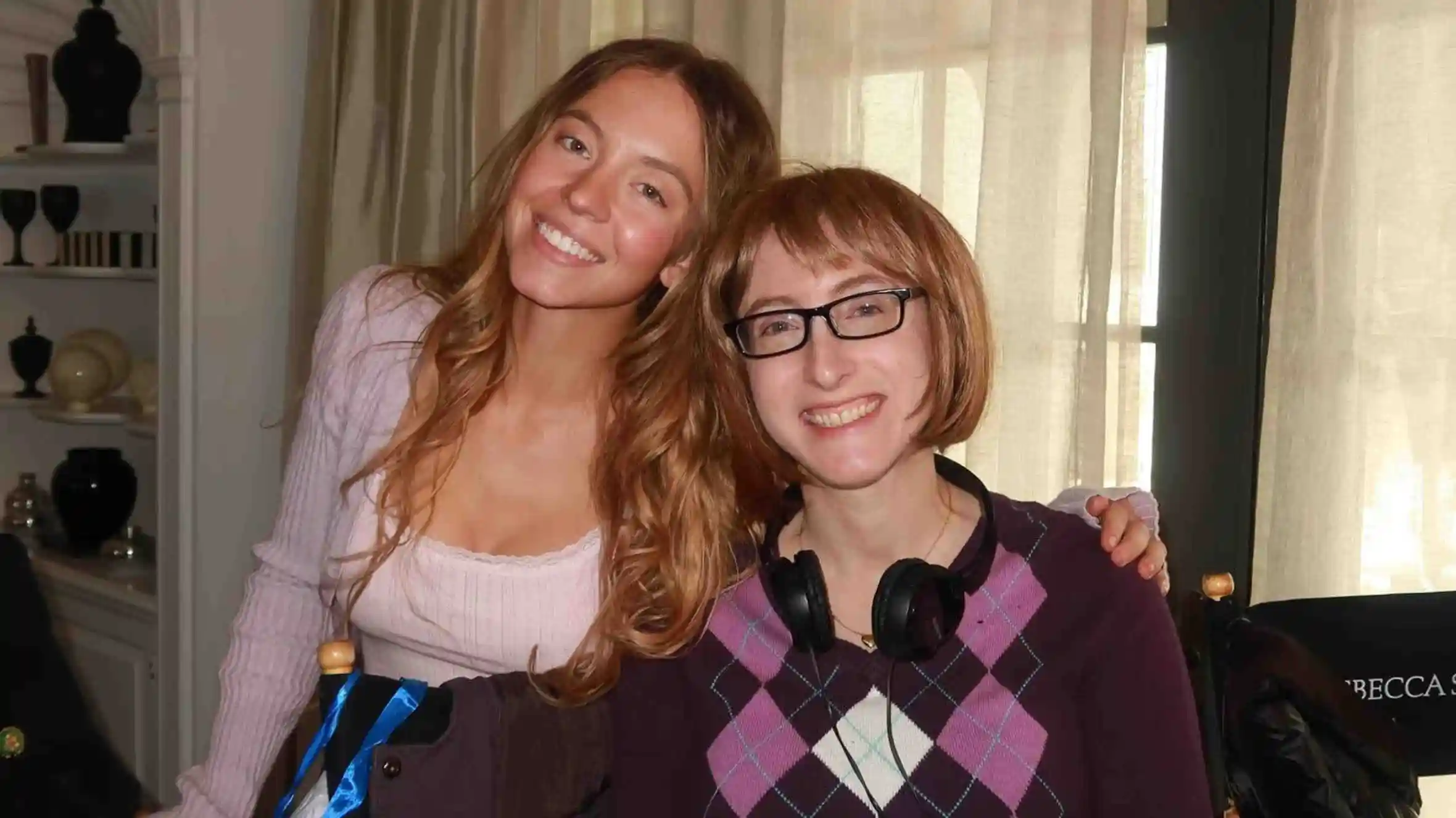 Autora de A Empregada revela identidade e muda relação com leitores