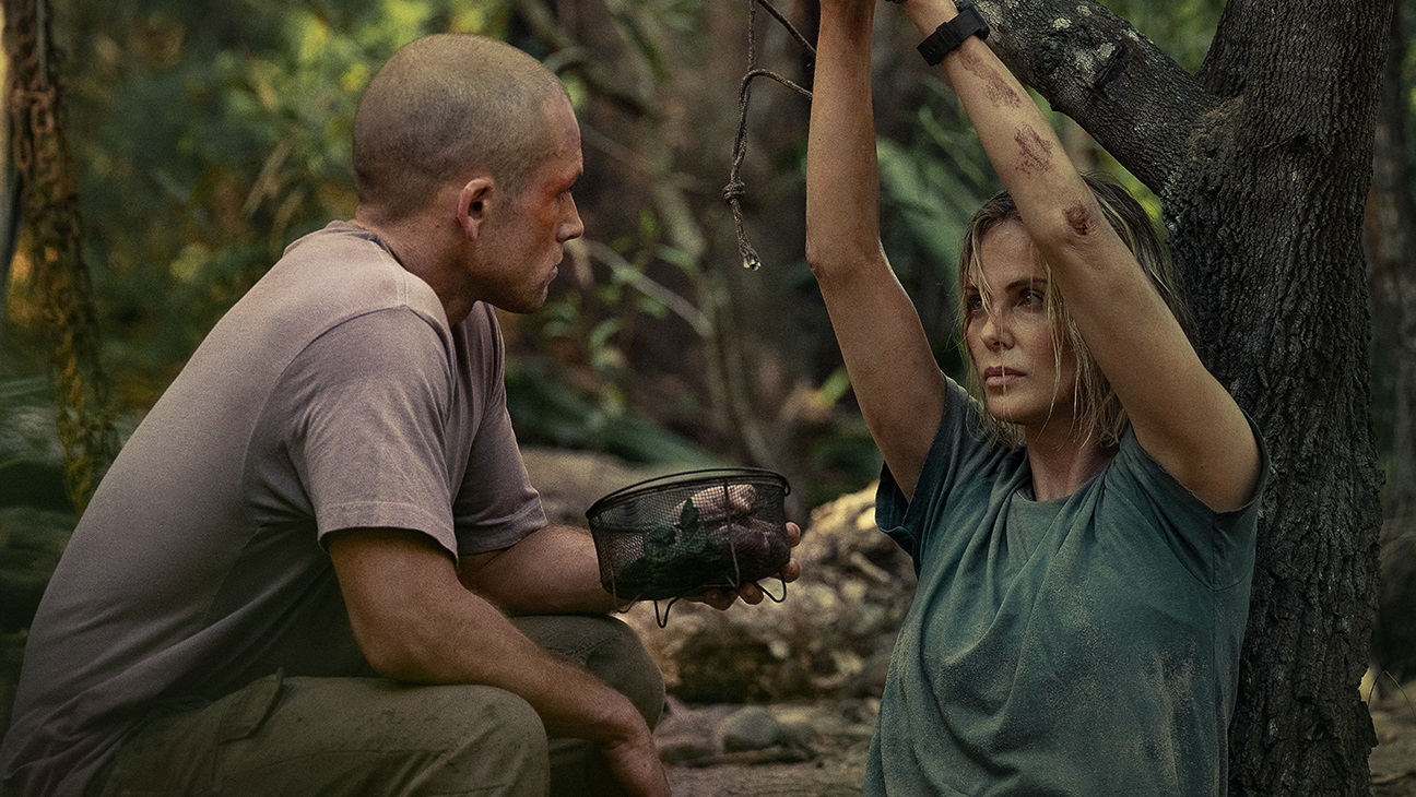 O Jogo do Predador, novo filme de Charlize Theron, estreia em alta e domina audiência global da Netflix