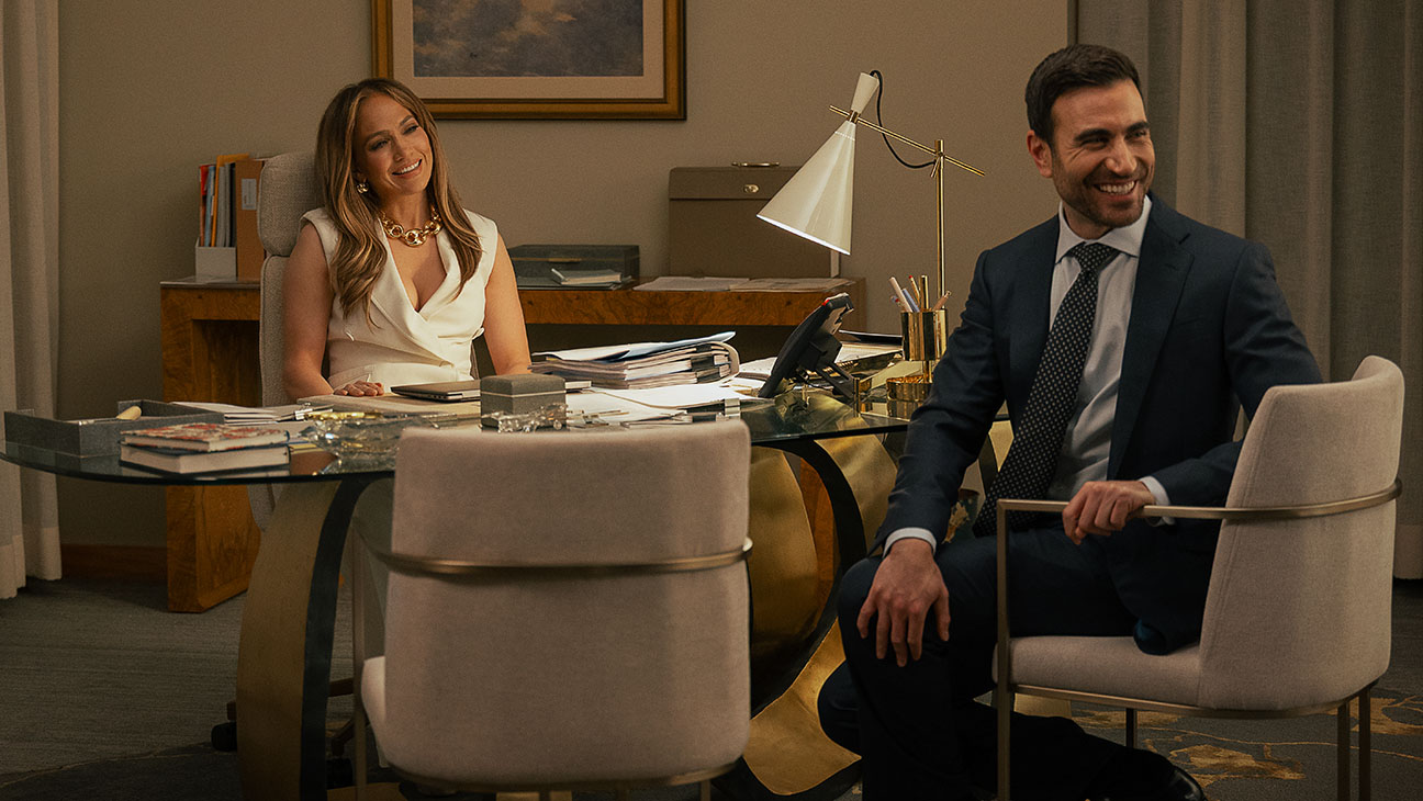 Netflix revela trailer de Paixão de Escritório com Jennifer Lopez e Brett Goldstein