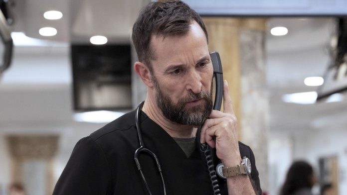 Entenda o final do episódio 13 da 2ª temporada de The Pitt