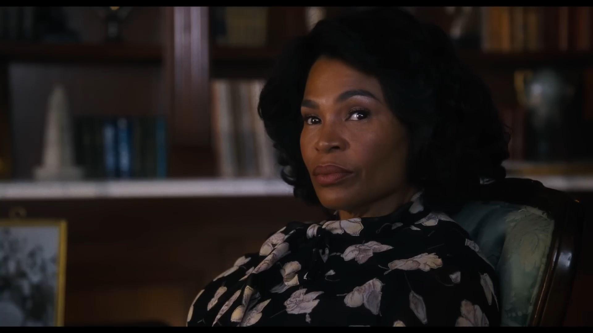 Atriz de Michael diz que estúdio quebrou contrato e quer pagamento igual ao de Colman Domingo e Miles Teller