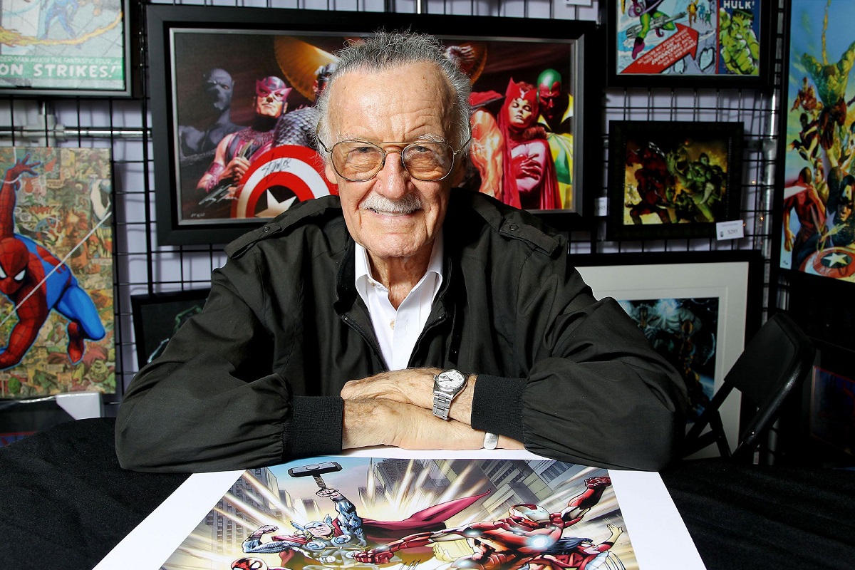 Voz e imagem de Stan Lee serão recriadas por IA em parceria que levanta debate sobre legado e ética