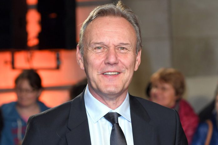 Anthony Head, de Buffy e Ted Lasso, morre aos 72 anos após complicações de um pneumonia