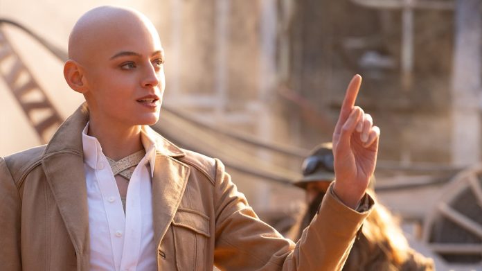 Emma Corrin quer voltar como Cassandra Nova no MCU e tem ideia inusitada para a personagem