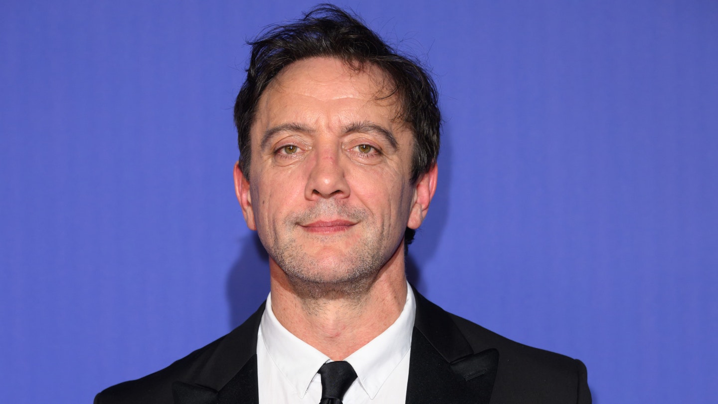 Série de Harry Potter escala Peter Serafinowicz como Pirraça, fantasma cortado dos filmes originais