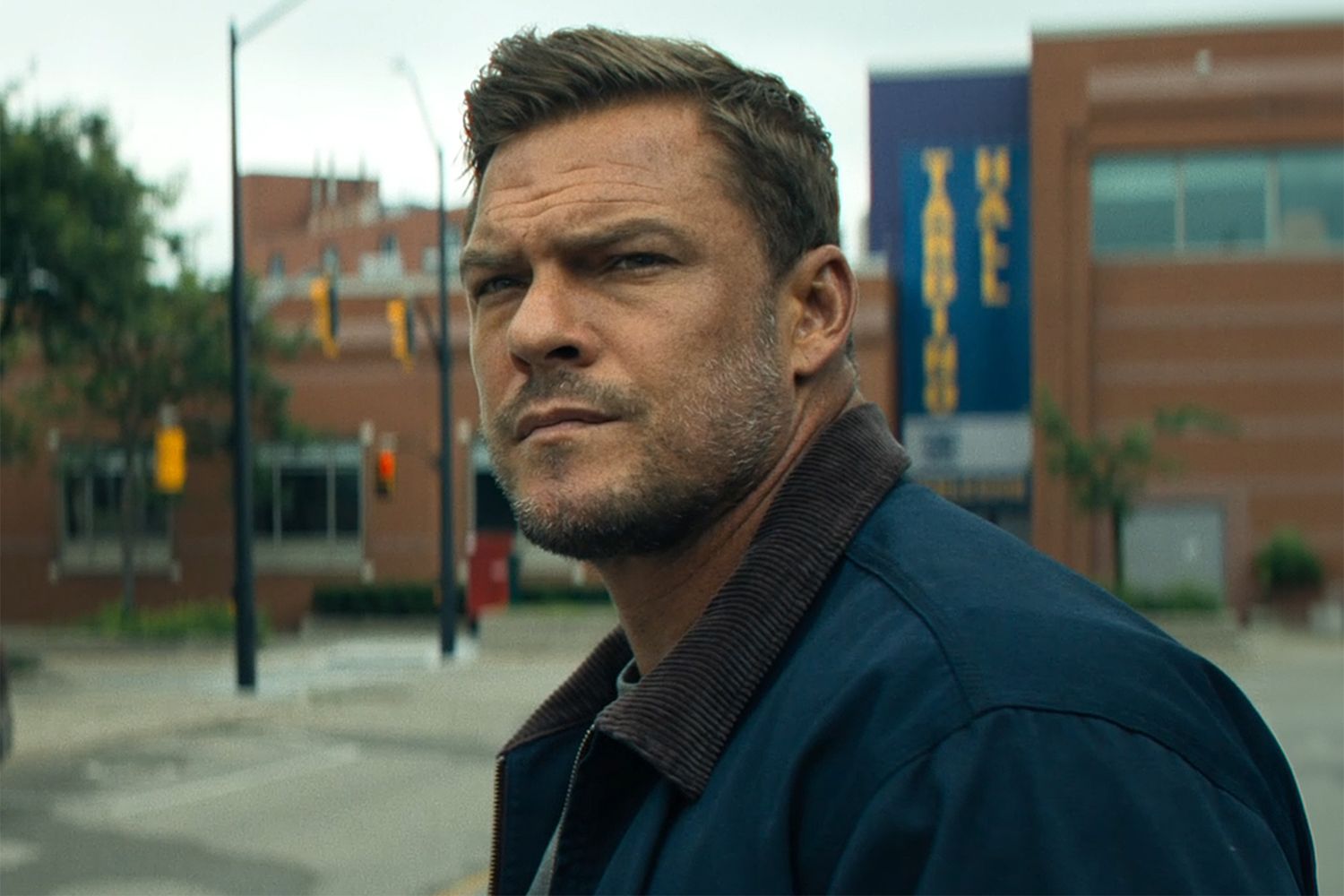 4ª temporada de Reacher ganha data de estreia e chega em agosto ao Prime Video