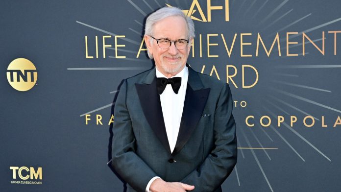 Steven Spielberg descarta trabalhar com a Netflix e defende o cinema como experiência insubstituível