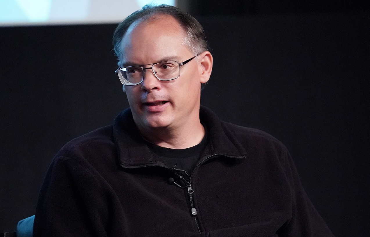 CEO da Epic critica Steam por exigir aviso de IA e chama política da Valve de irresponsável