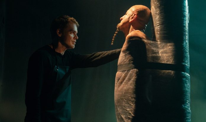 2ª temporada de Dexter: Ressurreição recebe primeiras imagens e sinopse oficial