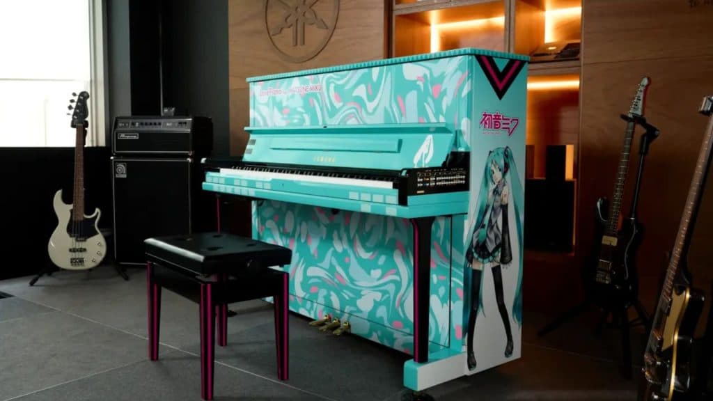 Hatsune Miku ganha piano de rua personalizado da Yamaha