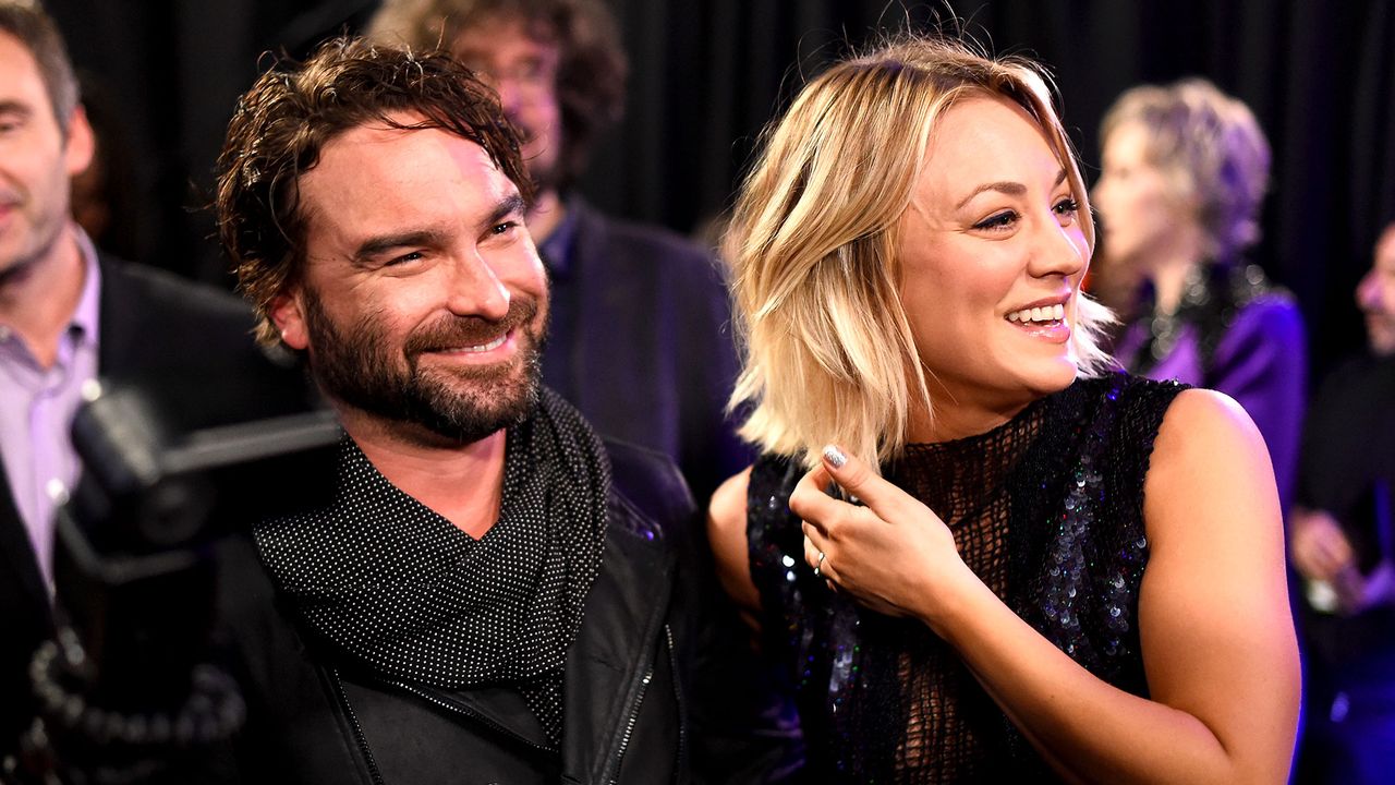 Diretor de The Big Bang Theory conta bastidores do fim de Penny e Leonard logo após término de Kaley Cuoco e Johnny Galecki