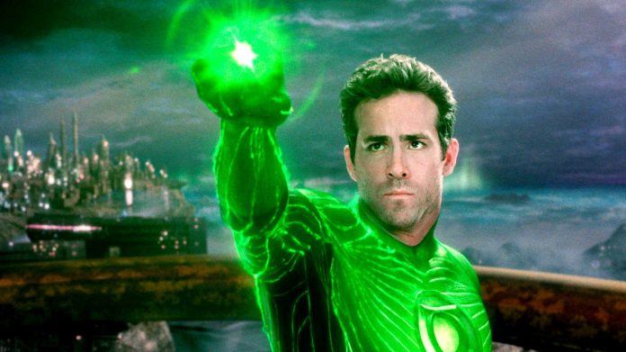 James Gunn desmente rumor sobre Ryan Reynolds em Lanternas
