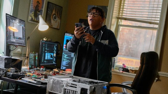 Jacob Batalon comenta se Ned realmente recuperou a memória de Peter em Homem-Aranha: Um Novo Dia