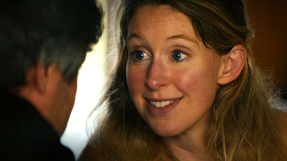 Nathan Fielder revela documentário secreto sobre Elizabeth Holmes, fundadora da Theranos