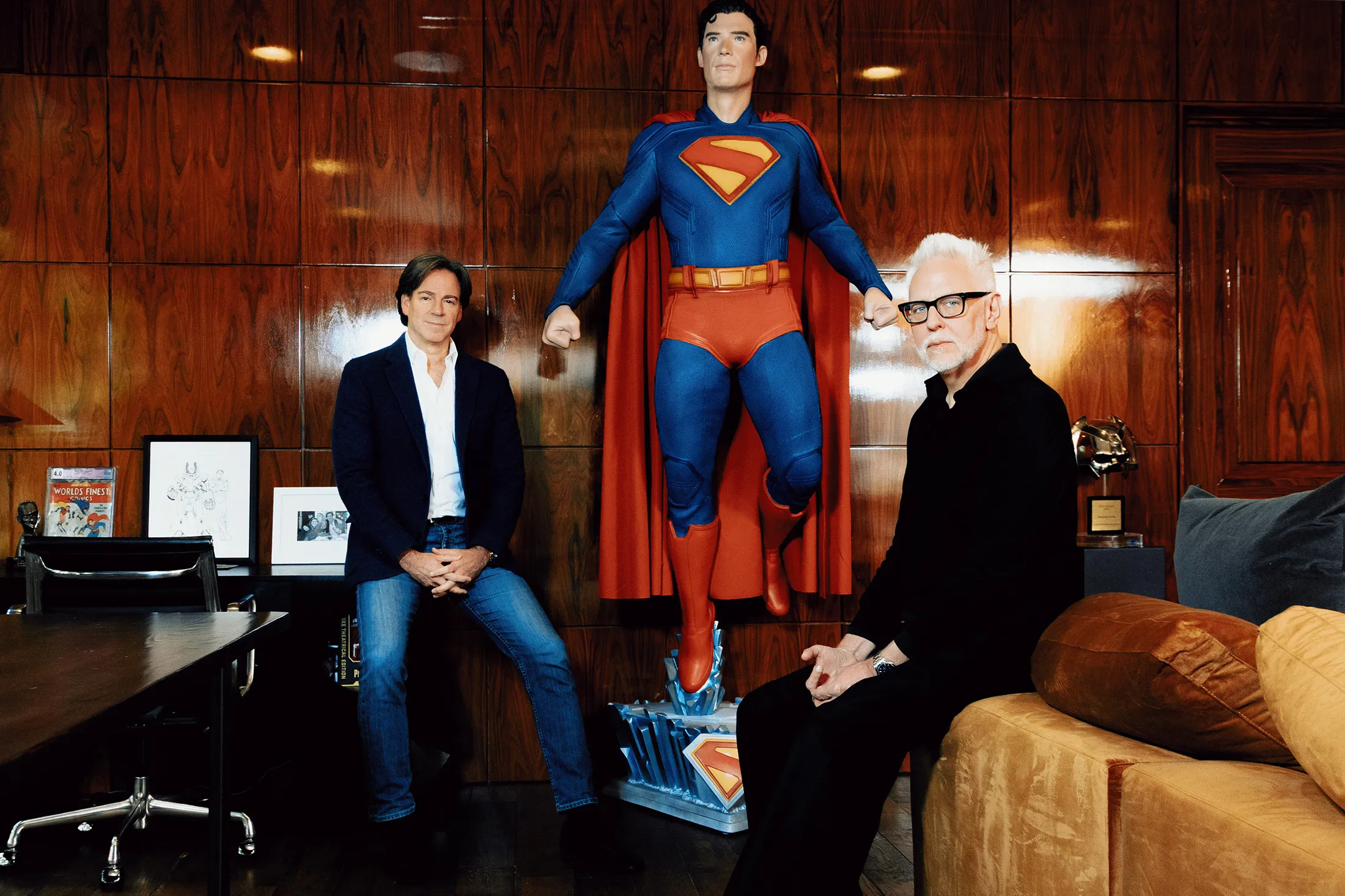 James Gunn e Peter Safran devem continuar no comando da DC Studios depois da fusão entre Paramount e Warner