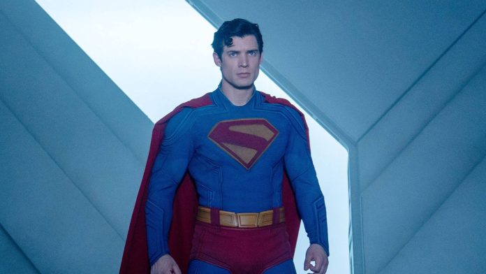 David Corenswet confirma que o Superman terá traje reformulado em Man of Tomorrow