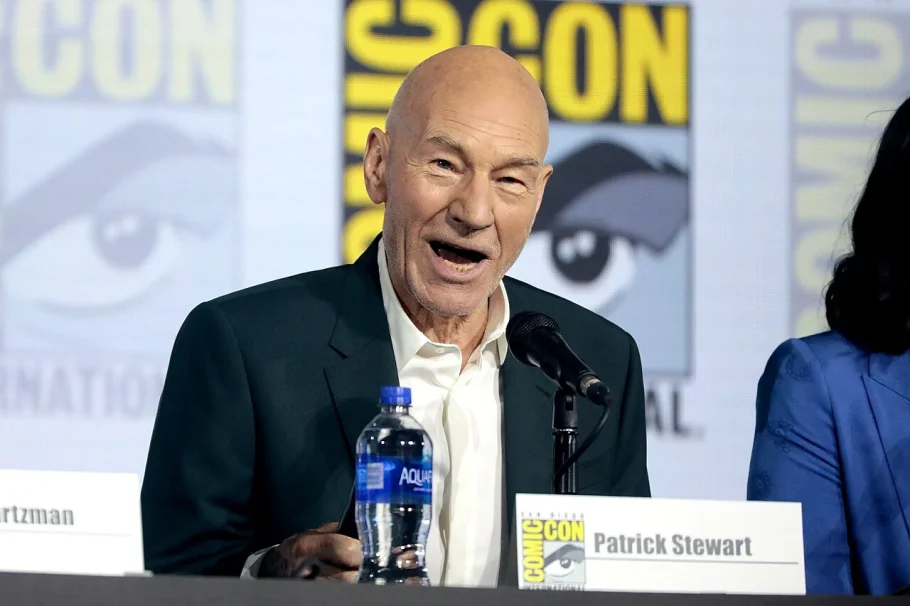 Patrick Stewart em painel de Star Trek: Picard
