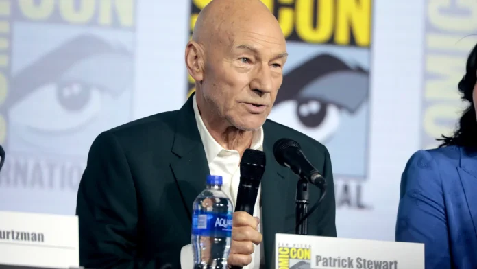 Por que Patrick Stewart recebeu o título de Sir?
